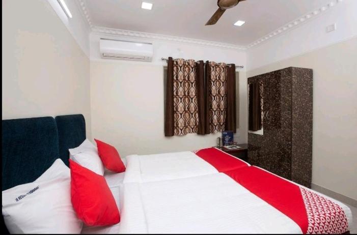 Jr Residency Hotell Chennai Exteriör bild
